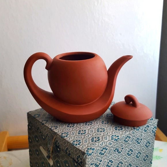 NIB Te Teas Terracotta Ceremony Teapot in Ornate Box - Picture 7 of 12